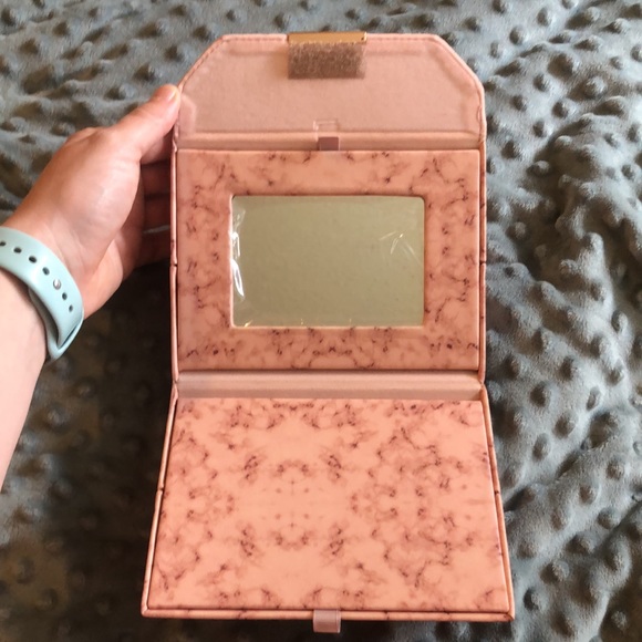 Glasses case - Picture 2 of 5